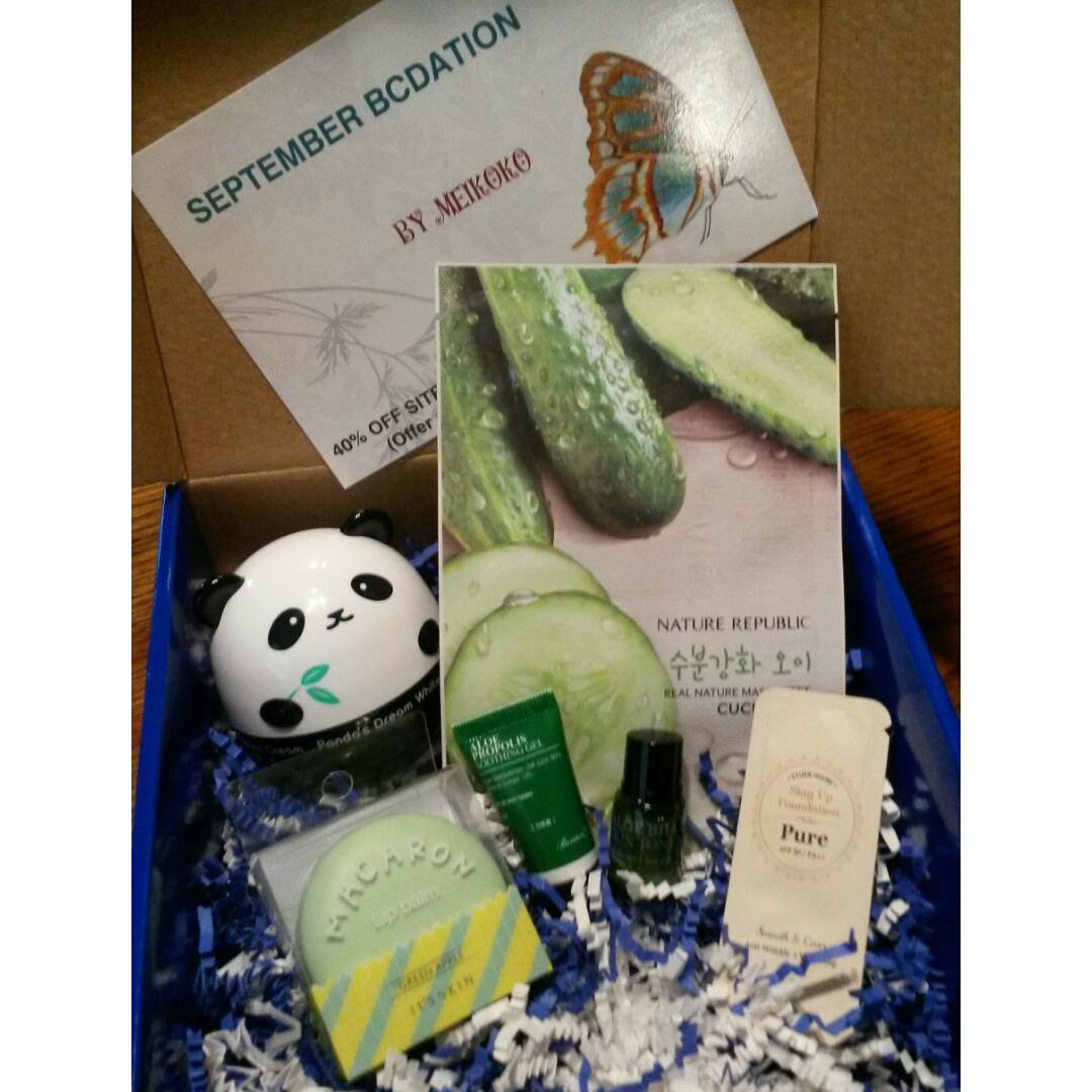 MRissax7's tweet photo. September's #BCDationBox from @shopmeikoko! 💕🐼💕 #Kbeauty #KoreanBeauty #Beauty #Skincare #KoreanSkincare #Cosmetics http://t.co/4SaY168Vrv