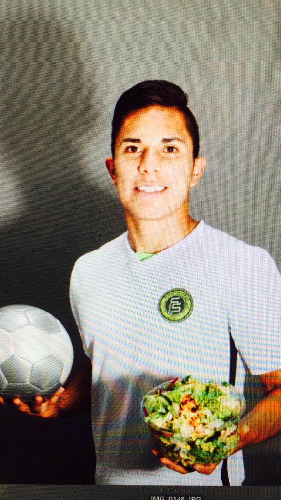 Csalcedojr's tweet photo. Buen provecho mi gente. #FrescaVida #Proximamente #ComingSoon #ElTitán http://t.co/UPnrxRxDY8