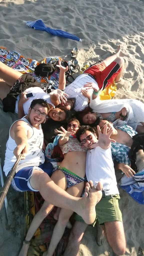 EdisonVallejos's tweet photo. #LaFamiliaQueTeBrindaLaVida
@LaPabre @Cesar_vidal_v @claudio_nane @cyntialara @lifetope @ChikiCheer @FelipeSalazar_C http://t.co/yW7bOaBMKn