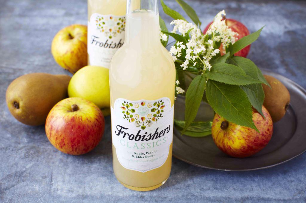 Frobishers's tweet photo. What's your #humpday tipple? Close your eyes, slurp #FrobishersClassics Apple, Pear &amp; Elderflower &amp; dream of summer! http://t.co/CDuXHq2knl