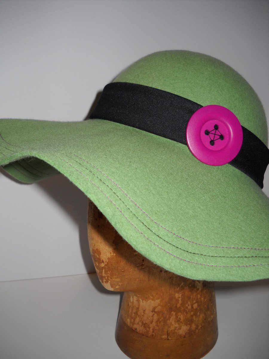NorfolkMilliner's tweet image. Another one finished! #norfolkhour