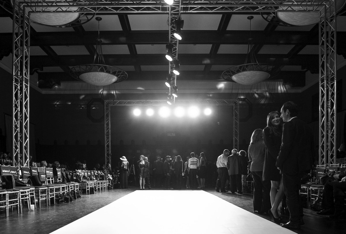 MBFGT's tweet photo. Soon... The night will shine again in @Paseo_Cayala ¿Are you ready for the biggest fashion event in Guatemala? #MBFGT http://t.co/lgiZkOUO8v