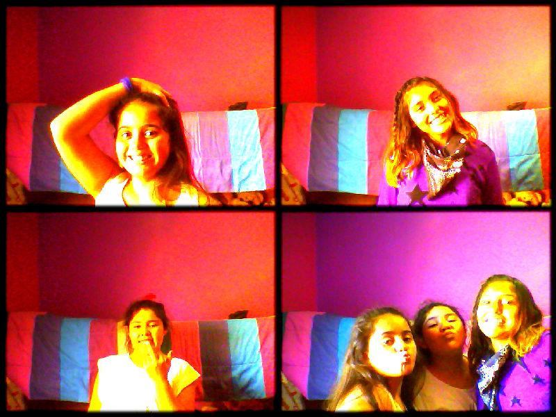 mikaela_fer's tweet photo. La realicé con el efecto Lomo Cuatro en Webcam Toy #webcamtoy http://t.co/5S8SOaHHPN