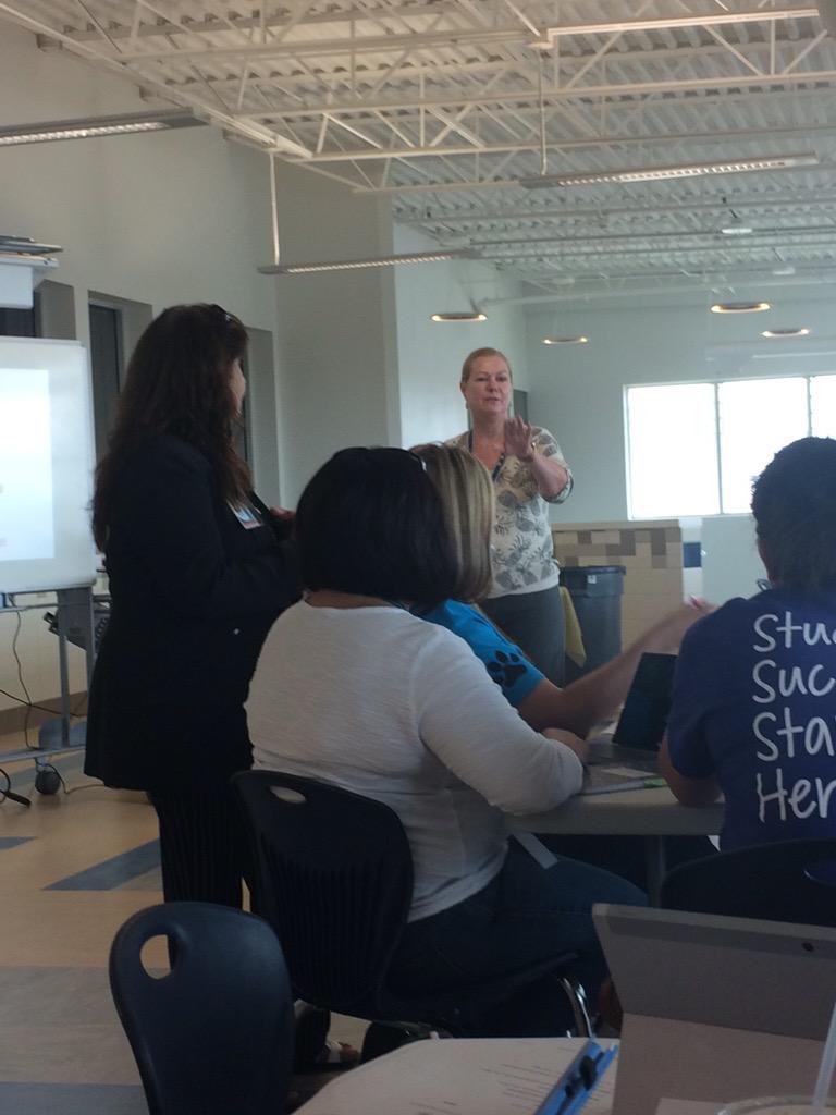 jpb_coyotes_BES's tweet photo. Empowering our minds!#jpbcoyotes #halfdaypd http://t.co/NkLZ2LTrSr