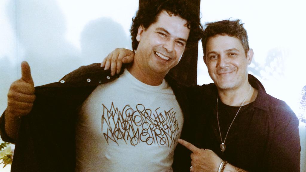 JorgeConD's tweet photo. Grande @AlejandroSanz disfrutamos el conciertazo!Gracias x otra gran noche @RosasRegi @EstrellaMorente @JavierCondeB http://t.co/FcP05mIfBf
