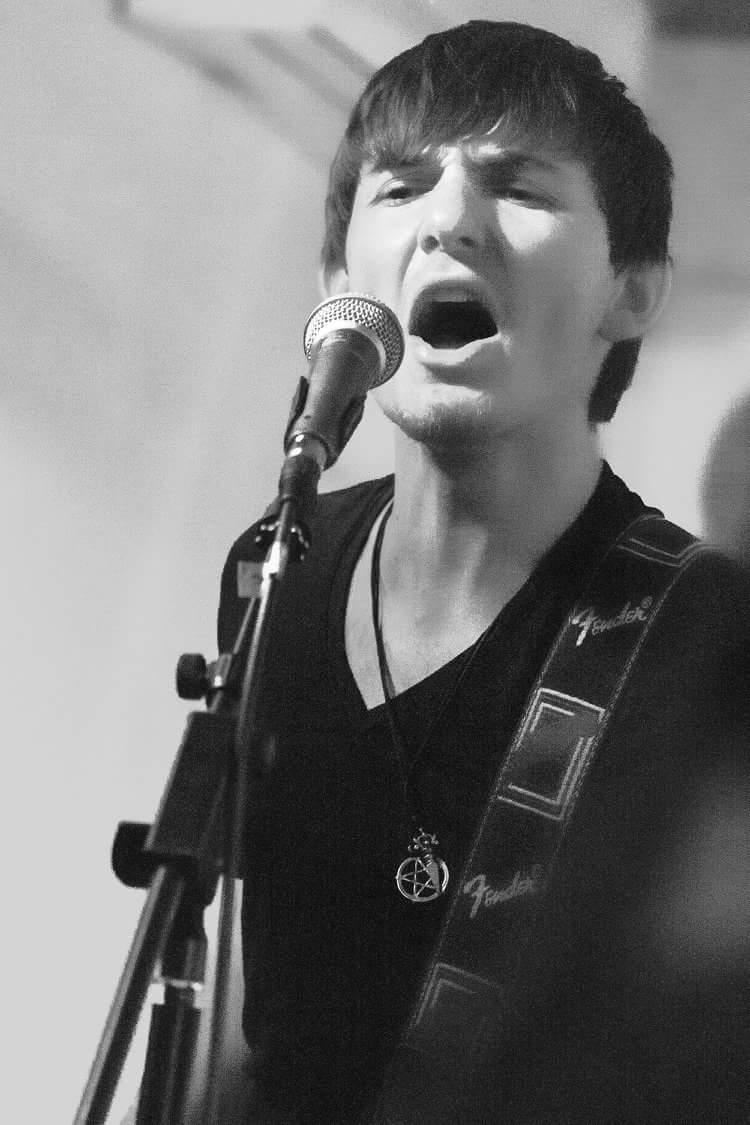 Lissywitch's tweet photo. @TheLovedandLost ending a fantastic weekend of music for @WorcsMusicFest at The Pig and Drum http://t.co/TP3yo1E5Sb