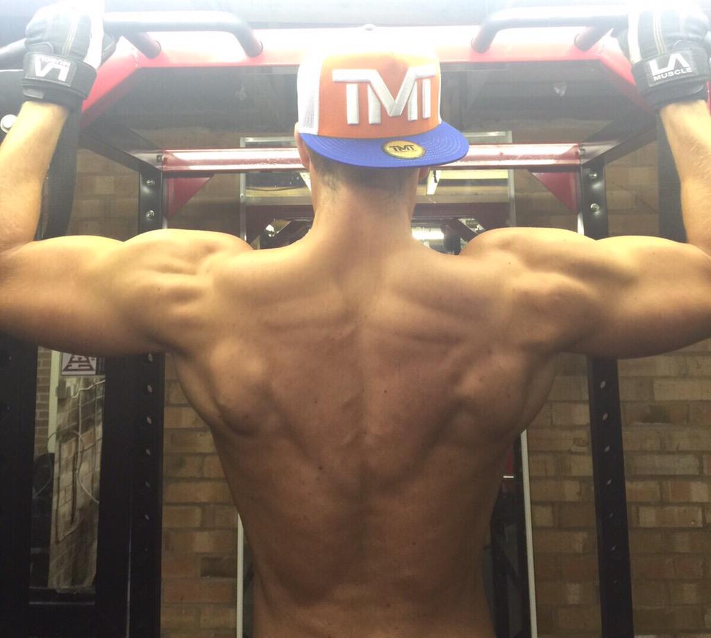 mguise85's tweet photo. @fitnessgenes Today was back day! Tomorrow is hamstrings #iwontfail http://t.co/n1Vdt5KH2k