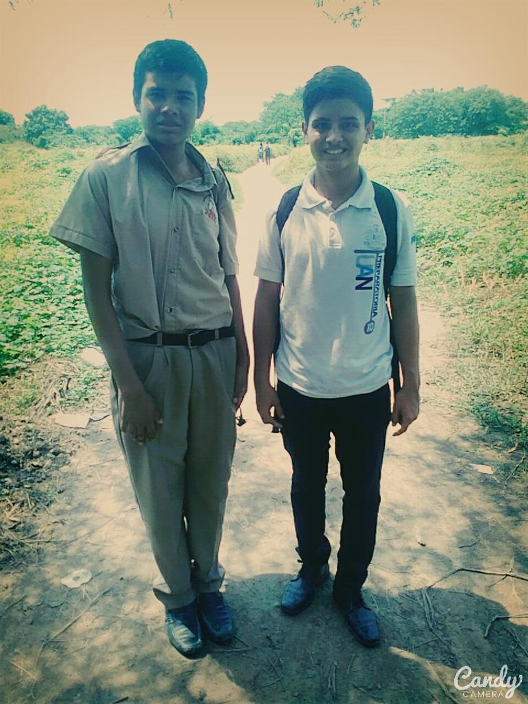 MartinJ98698582's tweet photo. Con los. AmigosS. http://t.co/z7BccFfiXI