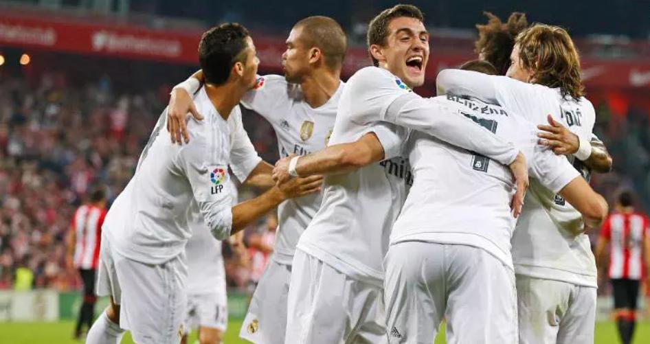 iNotiFutbol's tweet photo. ¡FINAAAL DEL PARTIDO!

Ath Bilbao 1-2 Real Madrid.

El Real Madrid es el nuevo líder de la Liga BBVA, ¡ENHORABUENA! http://t.co/1DFRuI0KCY