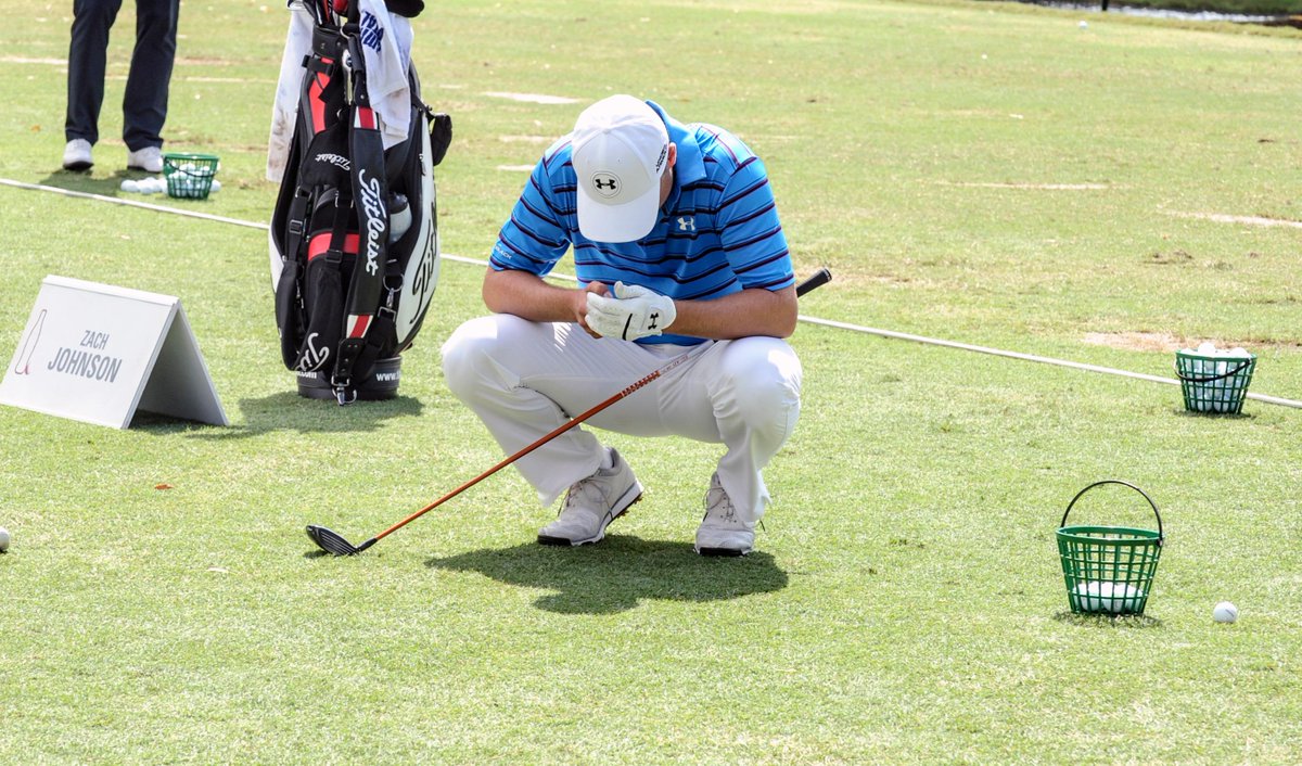 PGATour's tweet photo. That thing where you take a swing and study it on your cell phone...

TOUR players do that, too. #FedExCup http://t.co/tTTheot5Ra