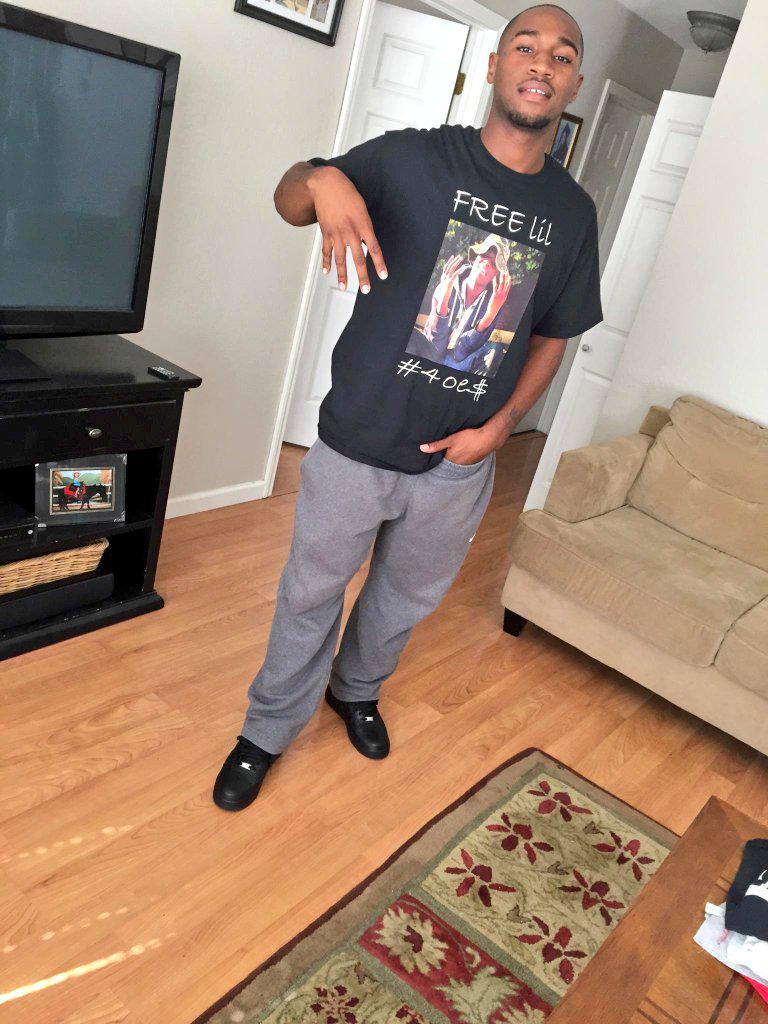 thastarboi7's tweet photo. Say no more...$$ #freeLil #4foes http://t.co/QtY0MpiahB