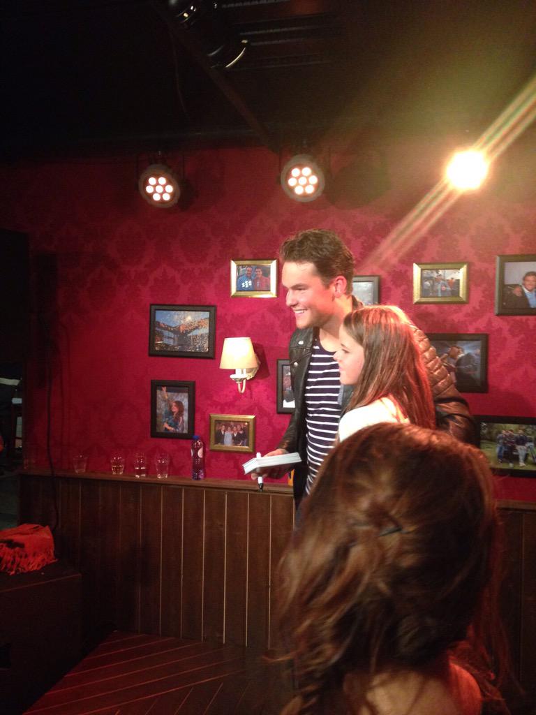 Aloysbuys's tweet photo. Optreden @HenkDissel bij @sterrennl in het #fancafe http://t.co/rboXxnDng0