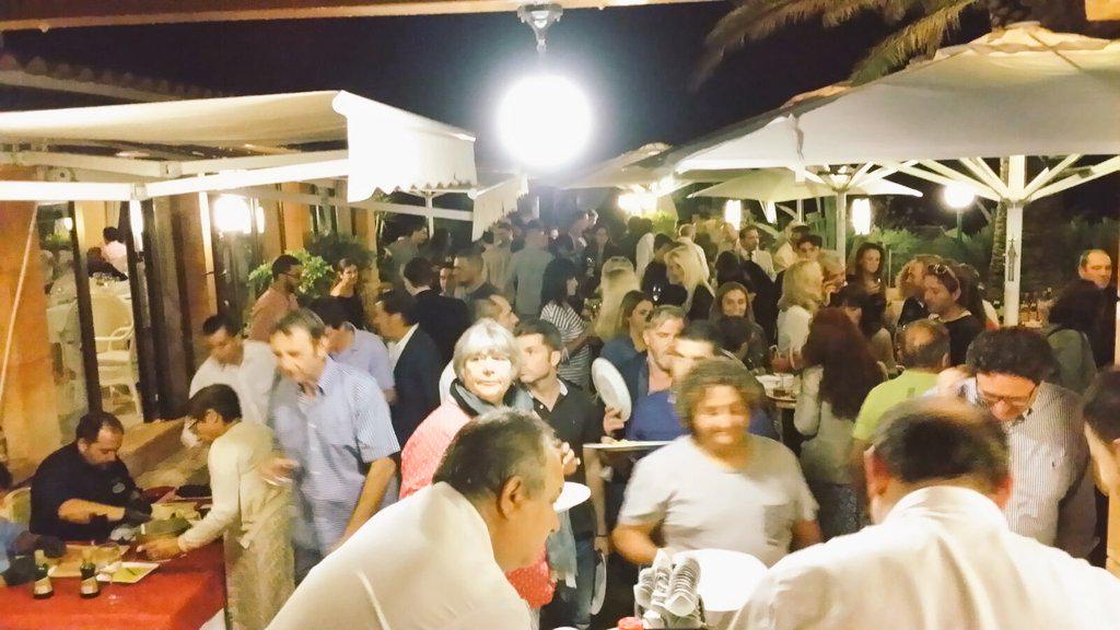 DelCampALaMar's tweet photo. Espectacular encuentro gastronómico en #SaPunta. @ChefMSandoval y @juanpozuelo @GrupoNortenos @mercavinos http://t.co/pRkk5uWCu0