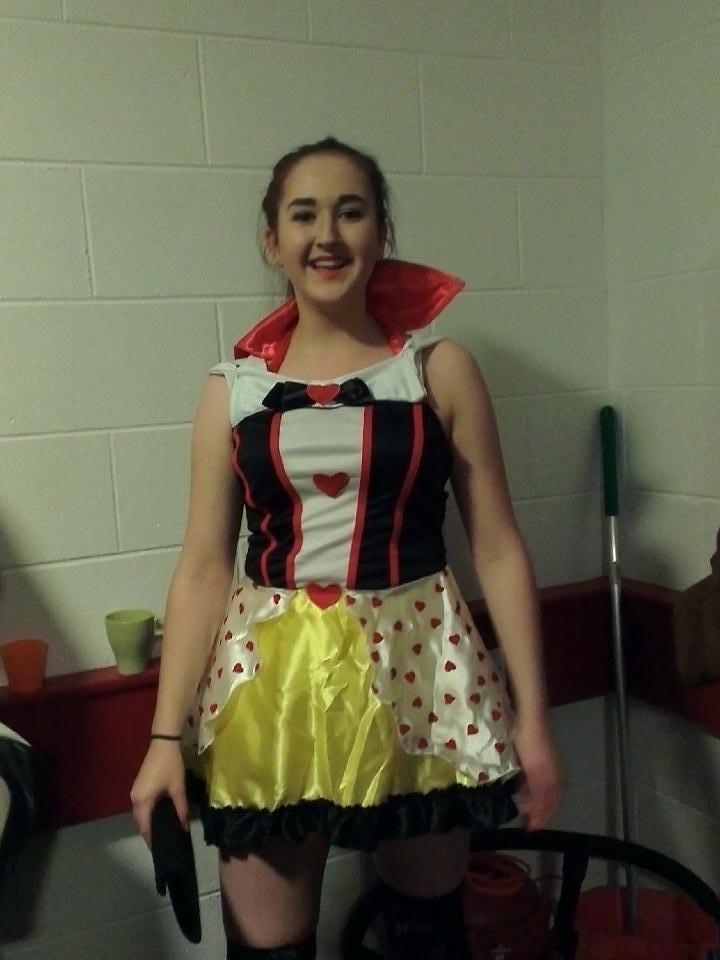 NiamhRowe_'s tweet photo. @Dominos_ROI @cityjet @DCUSU #dcufreshers2015 queen of (breaking) hearts http://t.co/QxZsX6IW1q