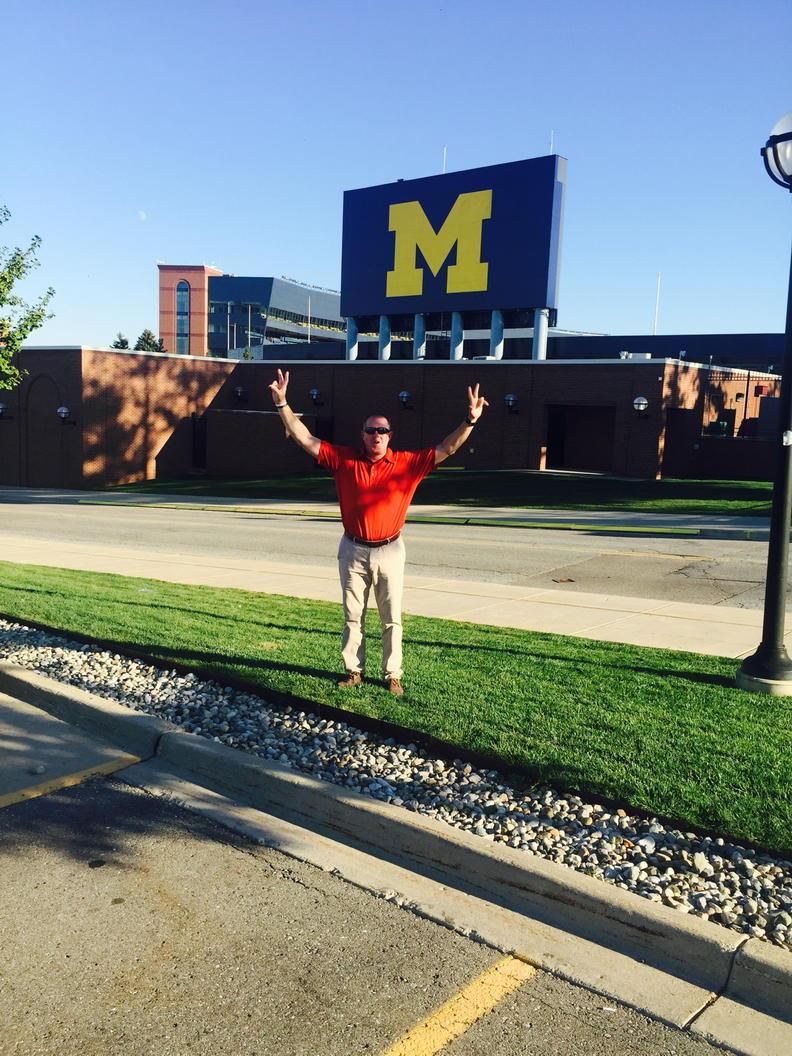 TadFalzarano's tweet photo. Now in Ann Arbor #atthebighouse http://t.co/TnT8XoX7XE