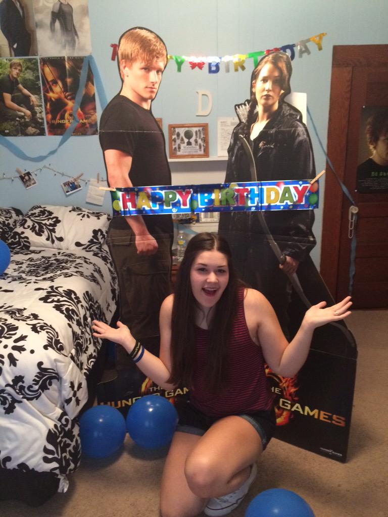 darbydanielle3's tweet photo. #SSTHG everlark is everything #100DaysofMJ http://t.co/2FueQ4qXze