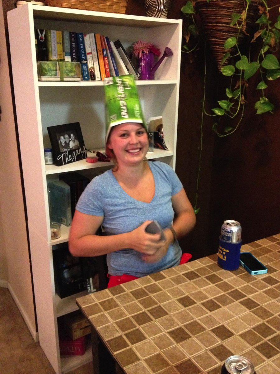 wordwizzardhill's tweet photo. Happy Hump Day! #imaclassicwoman http://t.co/gQ2WiOc1me