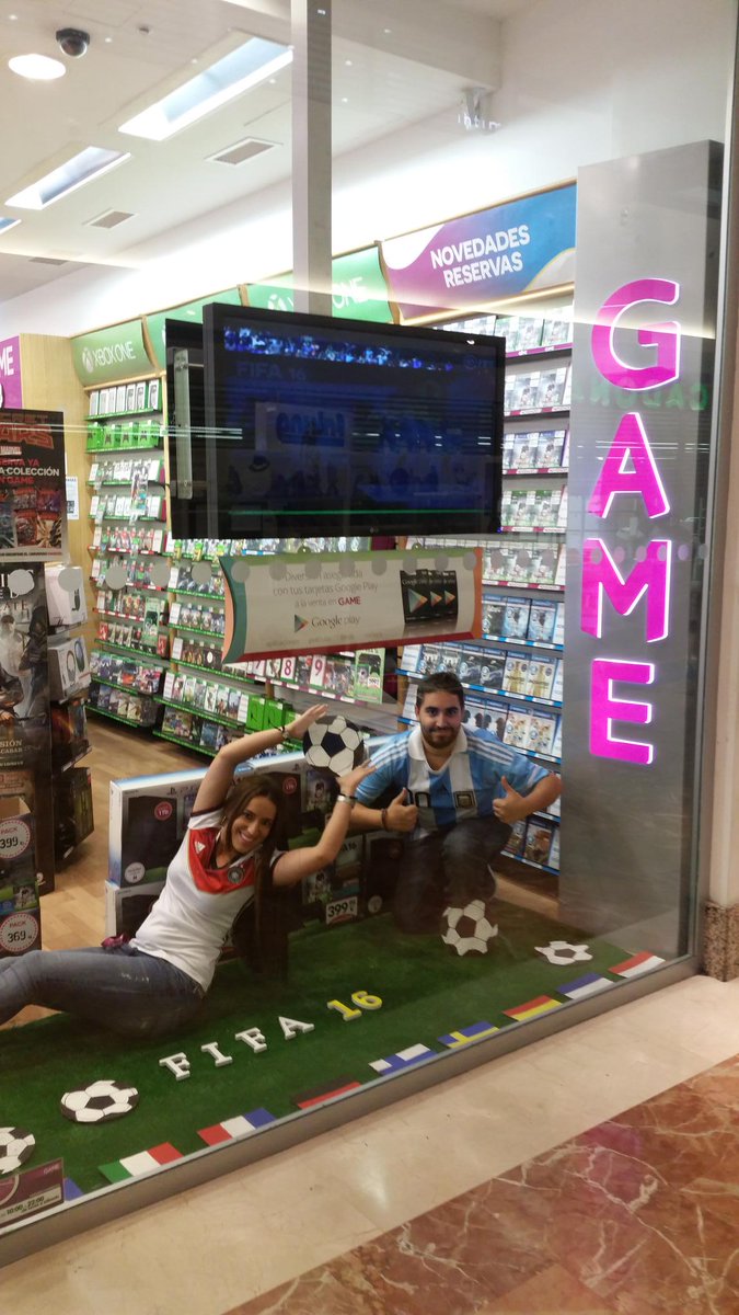 darekre's tweet photo. Y Así acabamos un día como hoy....XD #FIFA16 #lanzamientofifa16 @VideojuegosGAME @EASPORTS #futbol #videojuegos http://t.co/gkXxublRYj