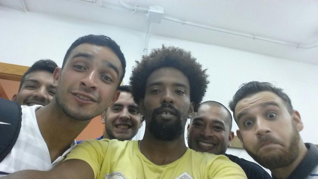 STLucainena's tweet photo. Imagen PostEntreno del equipo.
Gran Ambiente y Gran Grupo
@STLucainena #VamosLucainena http://t.co/fCu2L3H25U