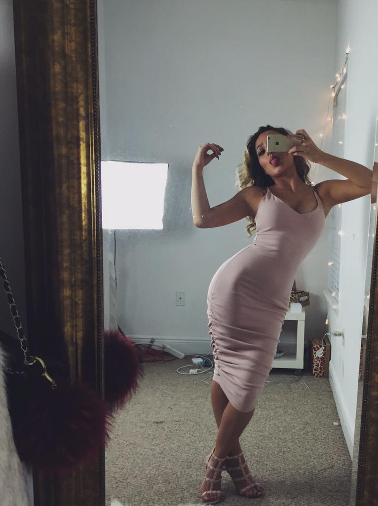 nathalieeparis's tweet photo. Feelin myself http://t.co/hWr4sfUO8k