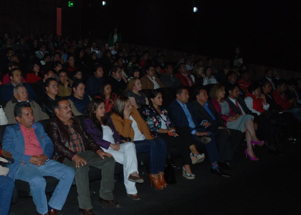 Olgaleylani's tweet photo. Muchas felicidades Gobernador @eruviel_avila , San Mateo Atenco le reconoce los resultados entregados!!! http://t.co/xjNzZWirnv