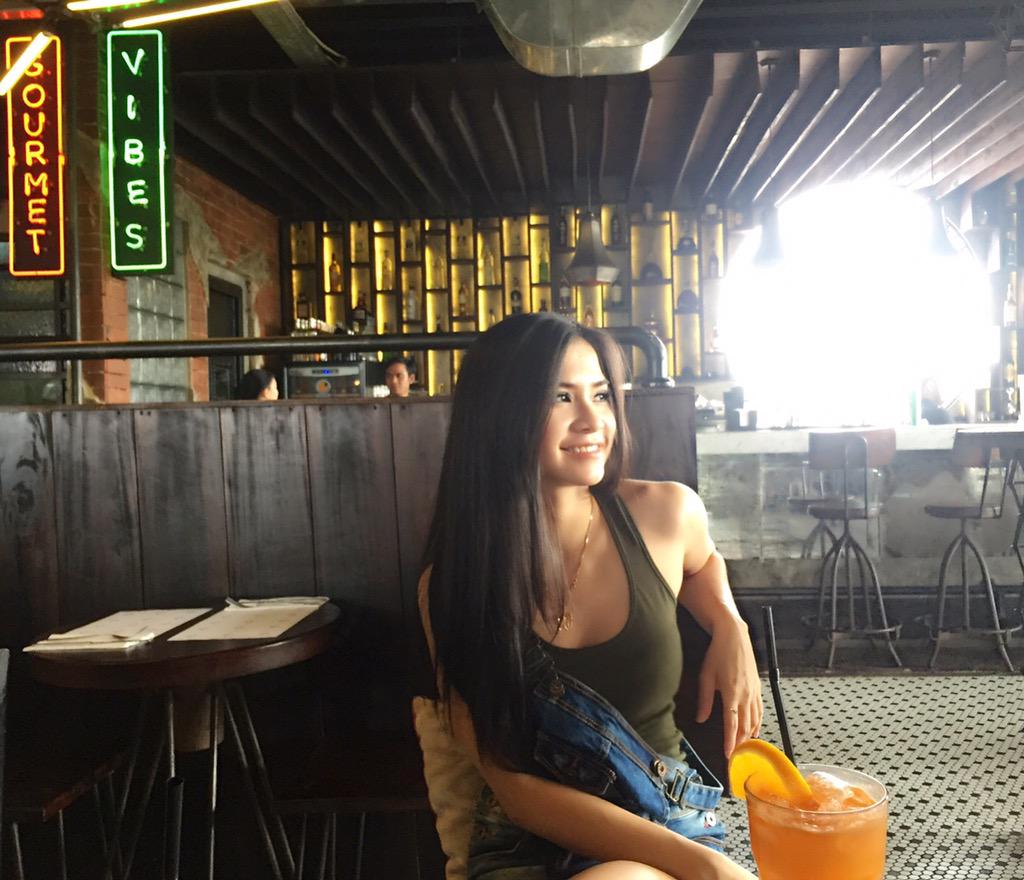 Maria_Vaniaa's tweet photo. Holiday Vibes!
Kasih tau Vania rencana liburan kalian kemana sih? ;) http://t.co/XCMcgQviSK