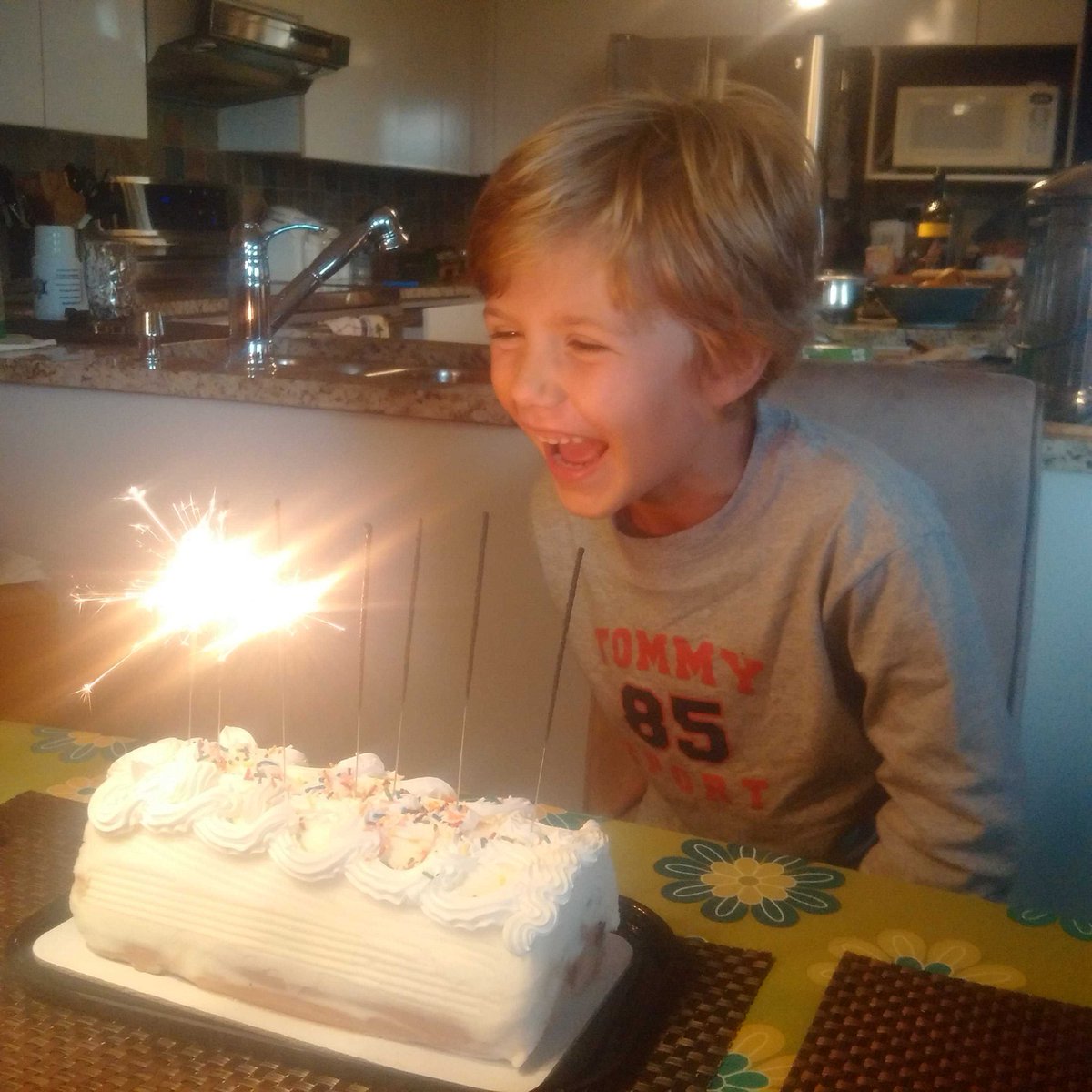 ChantalHopson's tweet photo. #dontyouwishsprklersmadeyouthishappy! #happybirthday #Rocoflove #motherslove #sparkles #foreveryoung #mysoldier http://t.co/e7HnsVrAyR