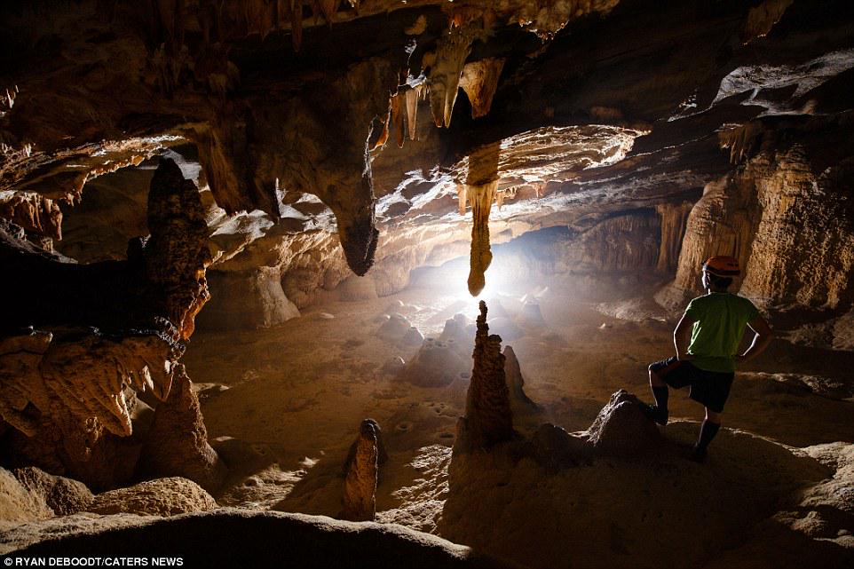 ESA_CAVES's tweet photo. Discovering new (underground) worlds (photo R. Reboodt) http://t.co/OtcUyYAMCn http://t.co/rmdM4rbLRN