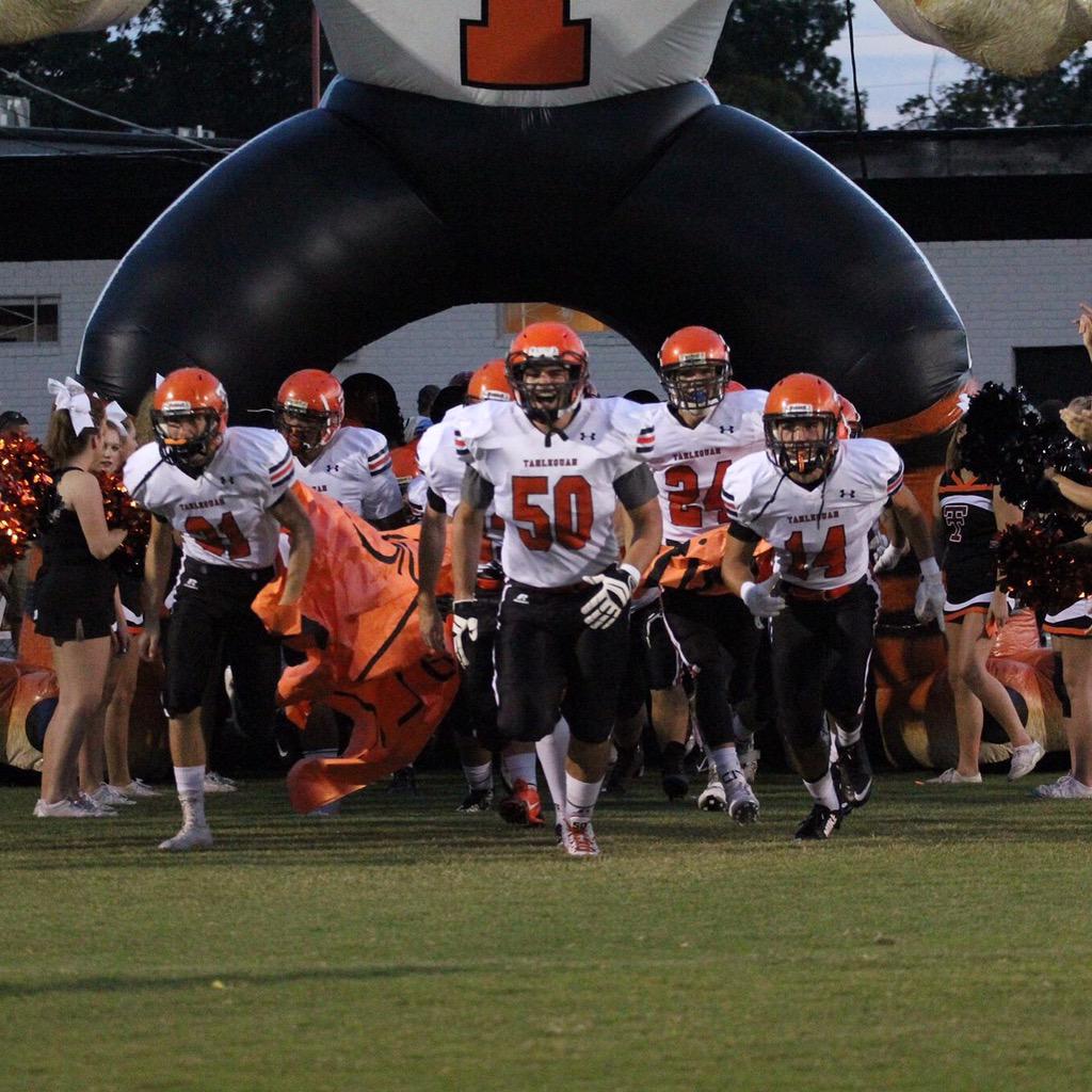rscam1's tweet image. I love this picture of Seth running onto the field. #50
#tahlequahdailypress