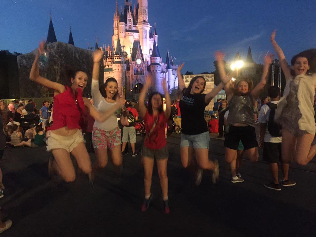 Jilliantastic's tweet photo. #cruatwdw #MKCruScavHunt3 http://t.co/9oy8BnYppv