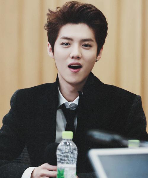 luhanpics's tweet photo. http://t.co/q0EdsKTIVZ