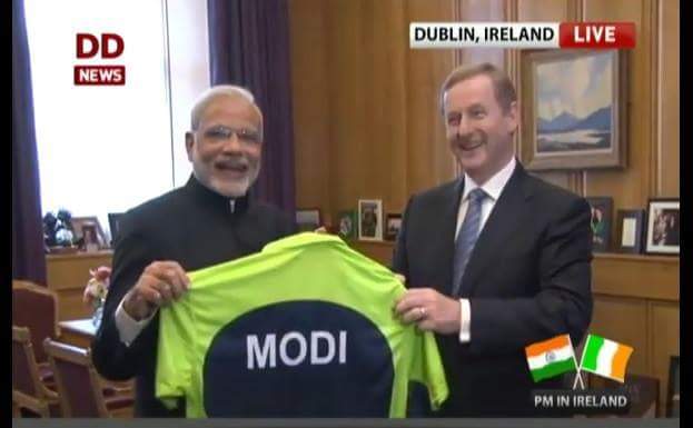 NaveenYdv8's tweet image. विरोधियो की कैसे सुलगानि है ये मोदी जी से बेहतर कोई नहीं बता सकता। #ModiInIreland #ModiInUSA