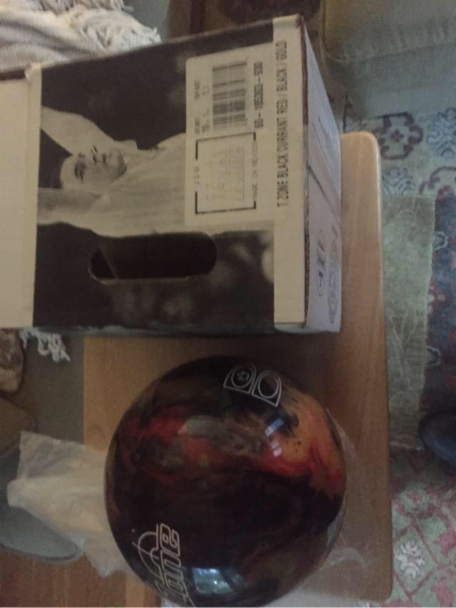 I am selling "Brunswick TZone Bowling Ball" on #wallapop p.wallapop.com/i/35368914?_pi…