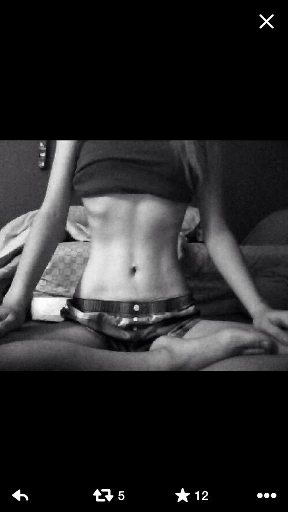 myednos's tweet photo. my goal is to not look fat as hell when I'm sitting down http://t.co/e9ikEW3GzB