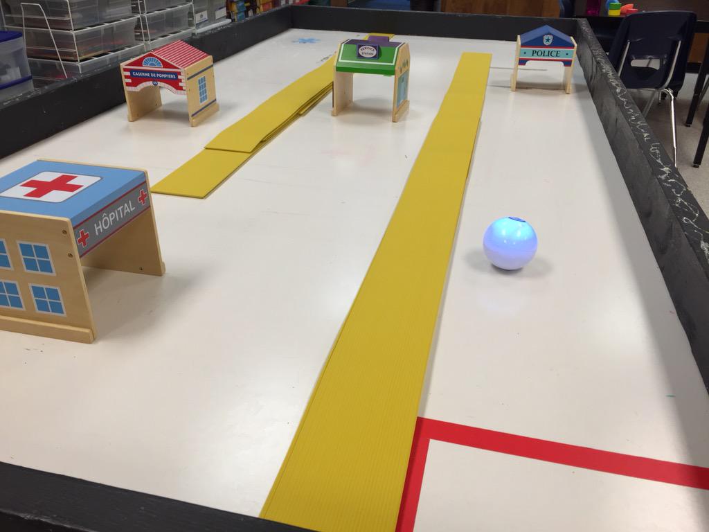 efmoore's tweet photo. Tinkered with the spheros today in the Lab! Love our new tricky mazes! #Robotics #FunLearningNewThings @SpheroEdu http://t.co/iFnonOJqW3