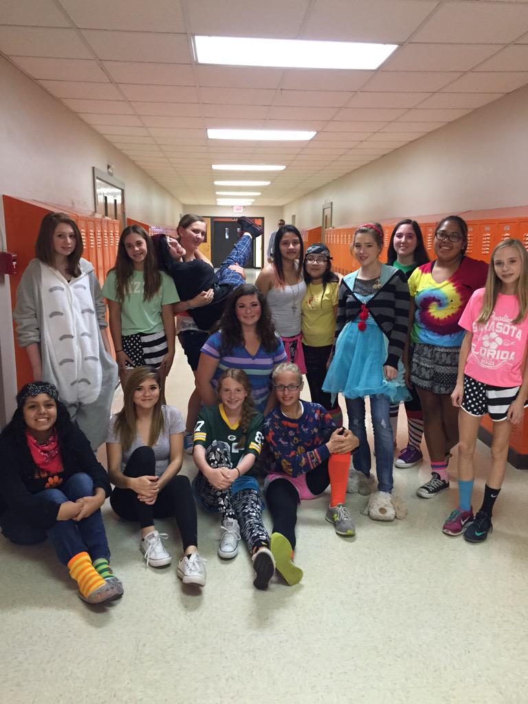 Fashion mishaps 🙅 #lookingoodladies #clcic #d155inspire