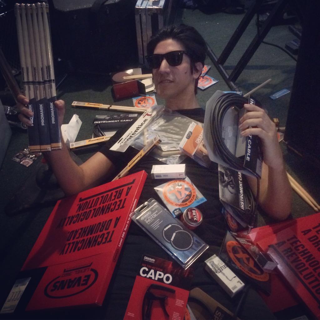 primadonnaband's tweet photo. ❤️❤️❤️@PhillySwing #daddariostrings
#promarkSticks
#evanslevel360 @daddarioandco
@promarkbydaddario
@evansdrumheads http://t.co/PjFX5VAiI0