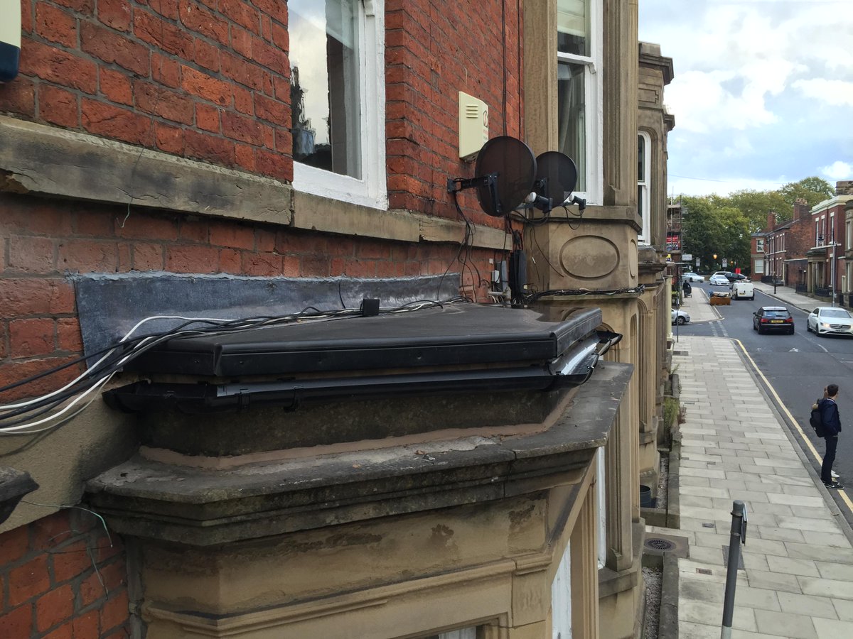 Dryabode's tweet image. #damp #baywindow #roof #leak Recent improvements to leaky cold bay window roof. #Dryabode Right first time.