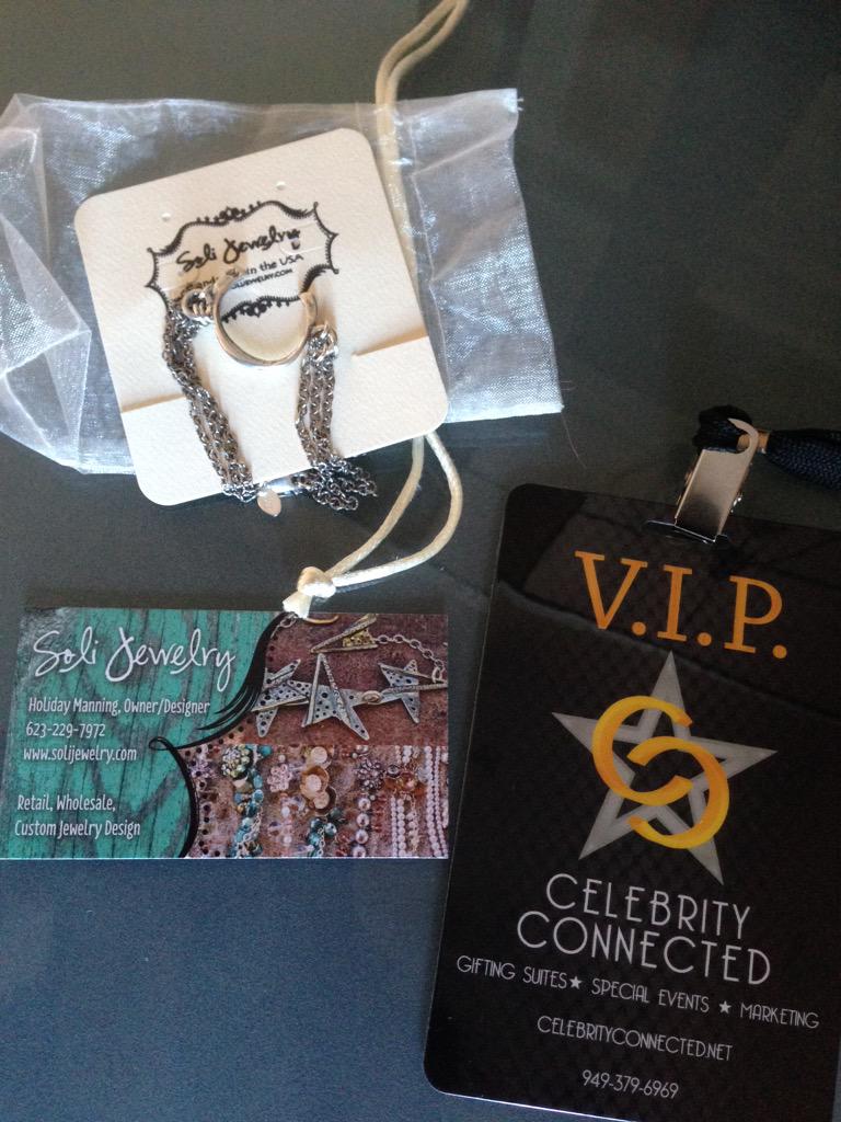 ChachaCullivan's tweet photo. Thankyou#@celebconnected#@The Emmy's#@clubnokia #HOLIDAY Manning#So li Jewlry@www.solijewelry.com Ellen Marguerite💃🏻 http://t.co/D5bXqzPaC3