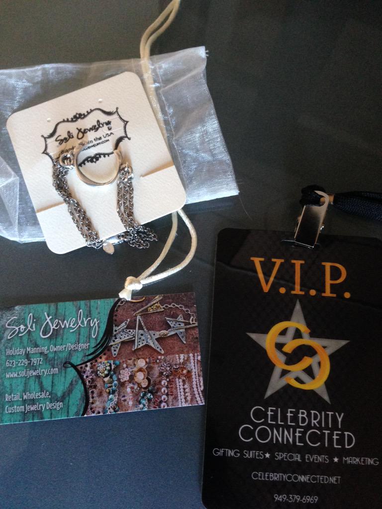 ChachaCullivan's tweet photo. Thankyou#@celebconnected#@The Emmy's#@clubnokia #HOLIDAY Manning#So li Jewlry@www.solijewelry.com Ellen Marguerite💃🏻 http://t.co/D5bXqzPaC3