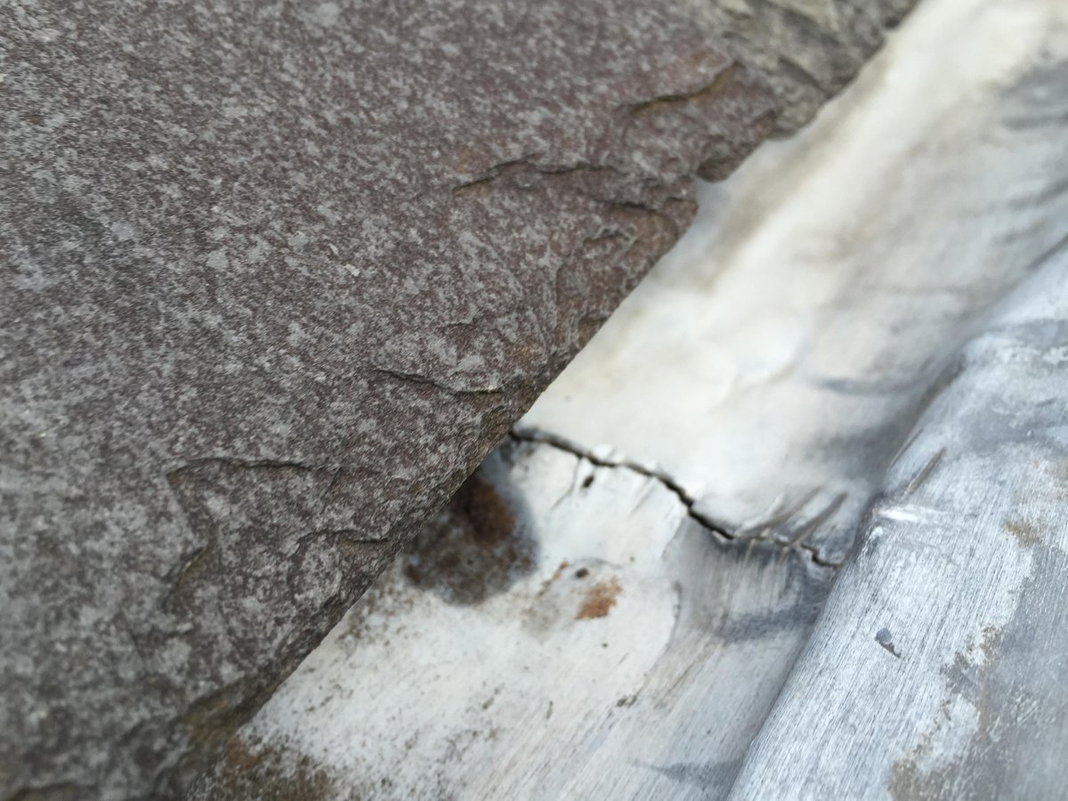 Dryabode's tweet image. #damp #leadgutters #leak Repairs to leaky lead gutters causing dampness/mould to bedrooms. #Dryabode right first time