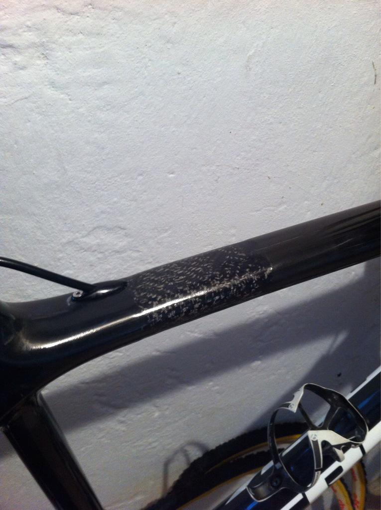 TSCarbonRepair's tweet photo. Another carbon frame saved from the dumpster @TSCarbonRepair #carbonrepair http://t.co/N678DCQ8BQ