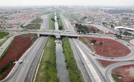 Victor_Orihuela's tweet photo. Somos el estado mejor comunicado @jcedomex con la mejor infraestructura del país #4InformeEruviel http://t.co/PwccTnQLGr