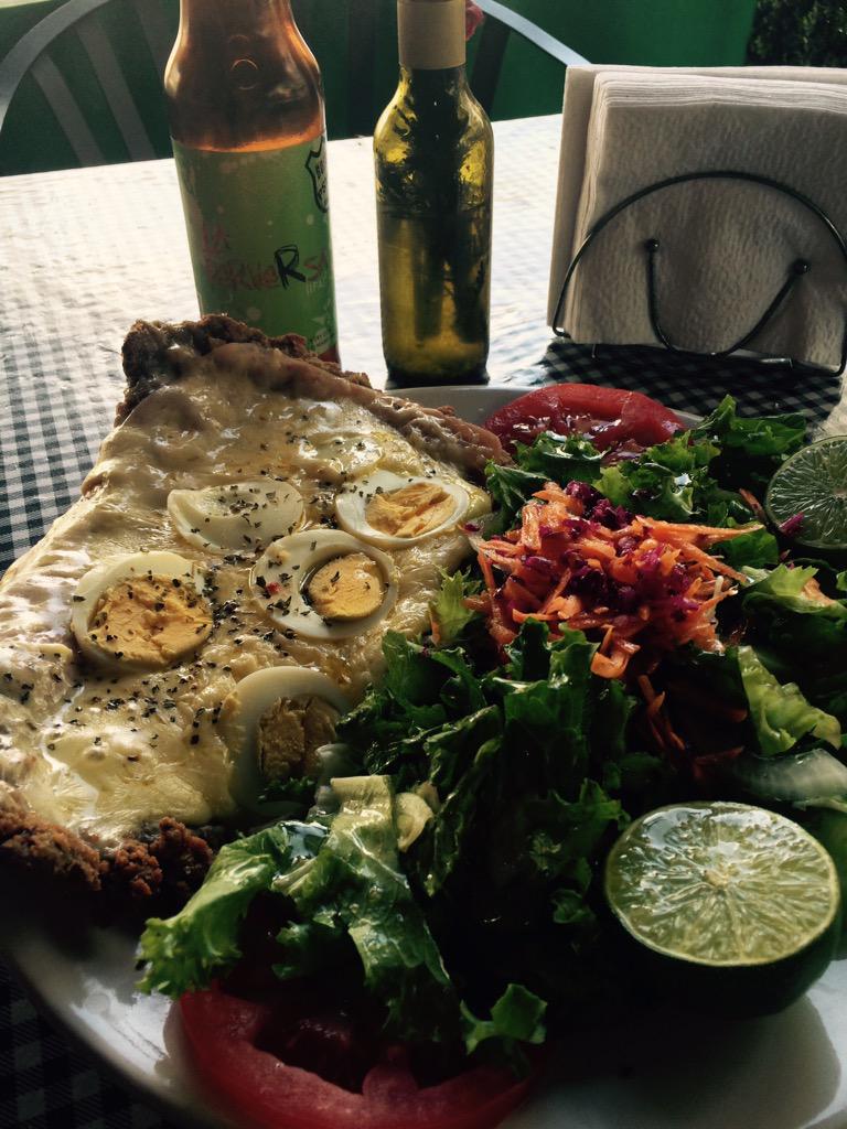 Esquina_BsAs's tweet photo. Hoy homenajeamos con la milanesa @tanbionica en @Esquina_BsAs a @CHANOTB en su cumple! Felicidades desde México! http://t.co/zQbSIfvjwU