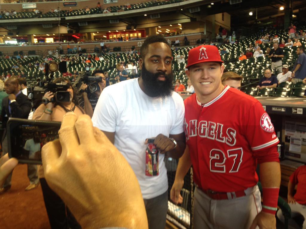 RocketsNationCP's tweet photo. Hanging out with Mike Trout. #TwoMVPs http://t.co/5xnkYwmAUt
