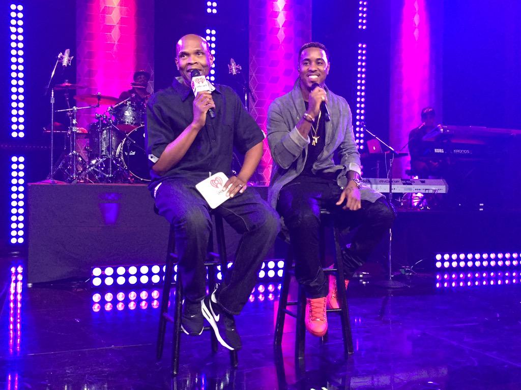 iHeartRadio tweet picture