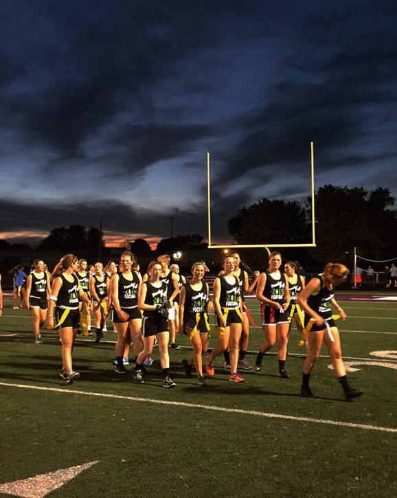 DunlapYoungLife's tweet photo. What a great night for some football!!! 👊🎀🏈❤️🌙 #DHSYL http://t.co/6XrGRYhhod