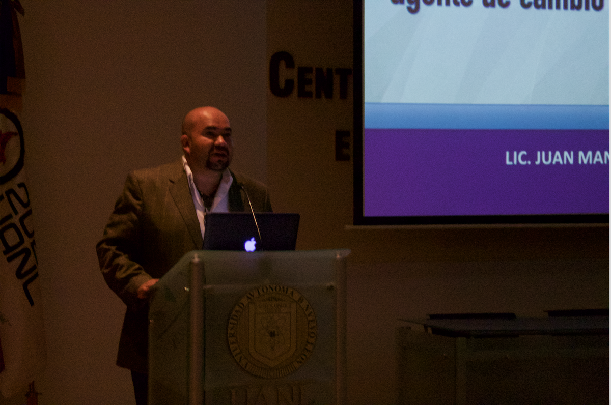 consultoriotv's tweet photo. En el #CIDICS #UANL #Seminario #juanmsaldivar #Consultoriotv #comunicacion #salud #cambiosocial http://t.co/2OdrOaR7LS