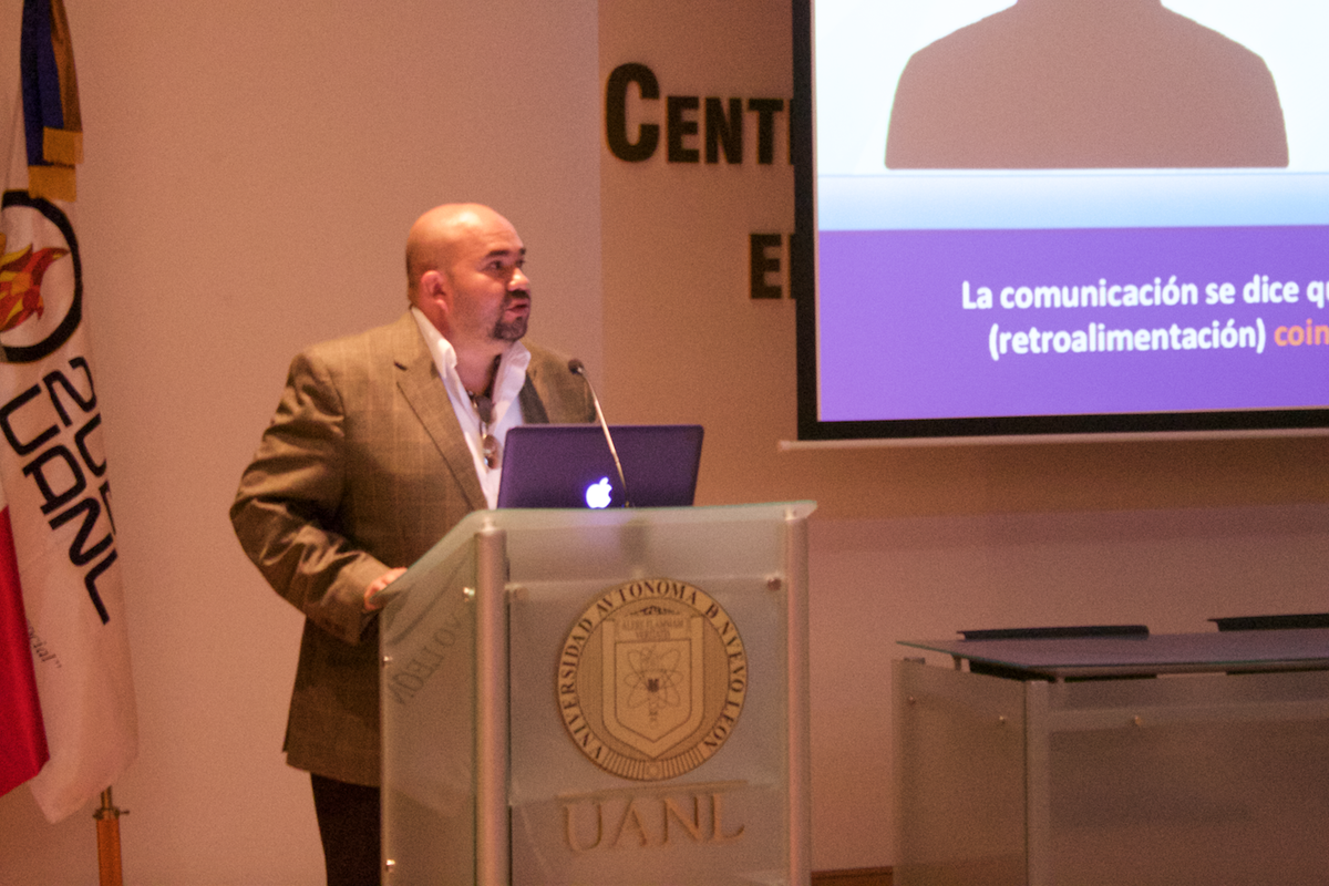 consultoriotv's tweet photo. En el #CIDICS #UANL #Seminario #juanmsaldivar #Consultoriotv #comunicacion #salud #cambiosocial http://t.co/2OdrOaR7LS