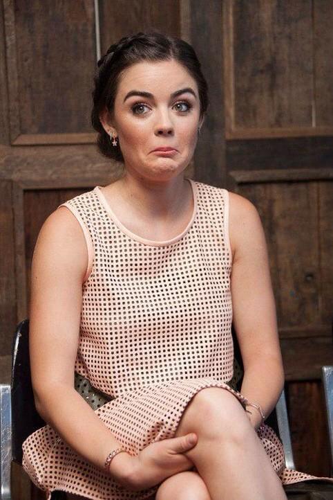 Blancoblue456's tweet photo. Trying not to Laugh after someone falls  😁 😹 😂 #pll @Vanacketor_02 @prettyliars_05 @miss_jillyb http://t.co/wlJmsUVNTW